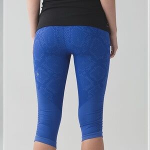 Lululemon In The Flow Crop II
Heathered Sapphire Blue